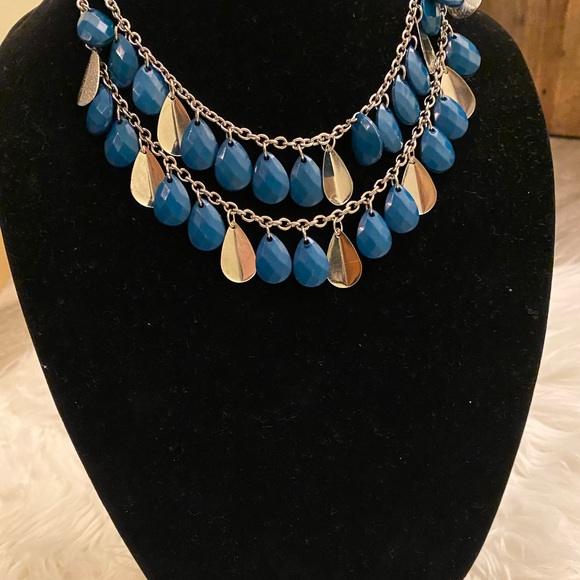 🔶 NWT silver layered necklace - Picture 2 of 4